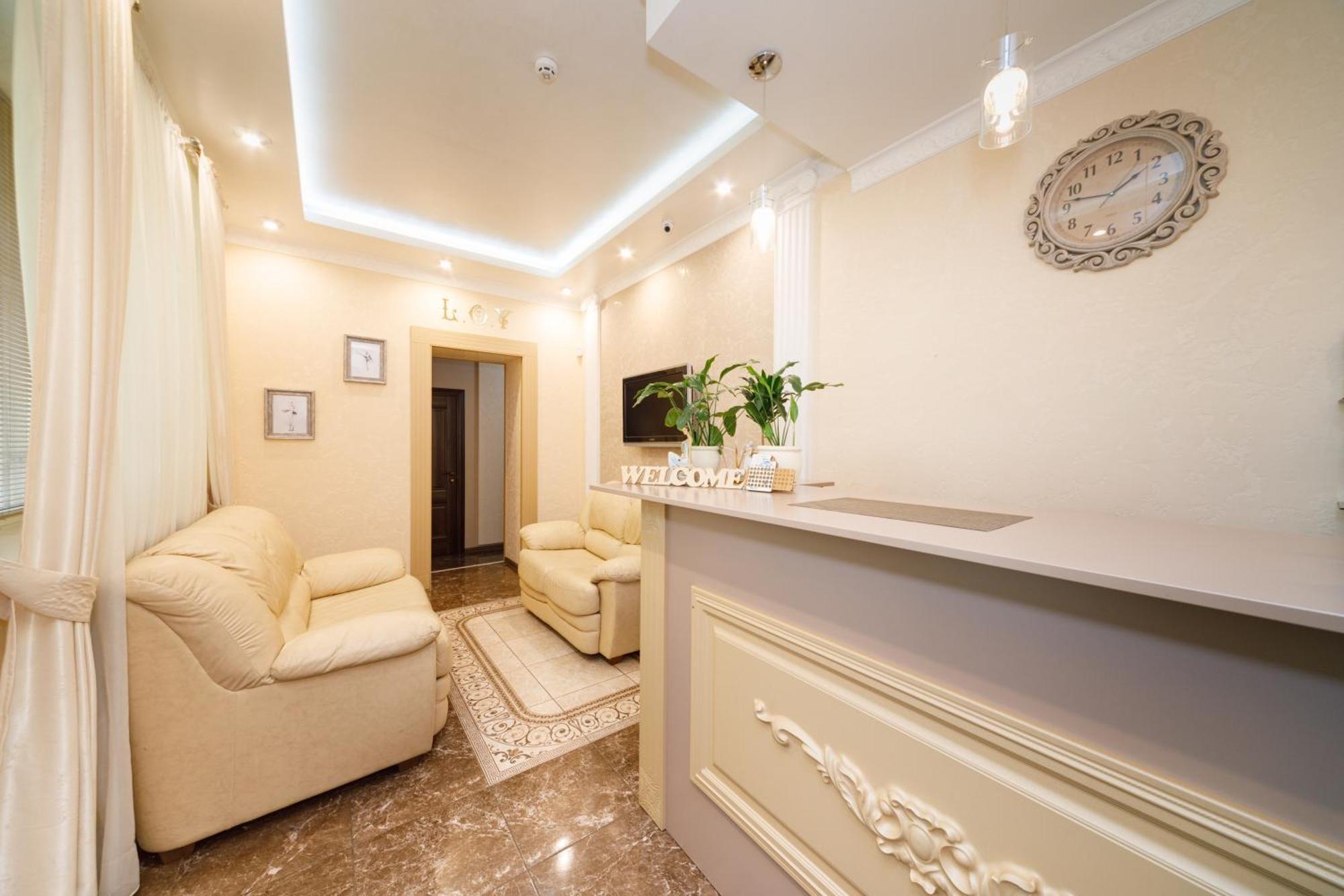 L.O.Y Family Hotel Dnipro Bagian luar foto