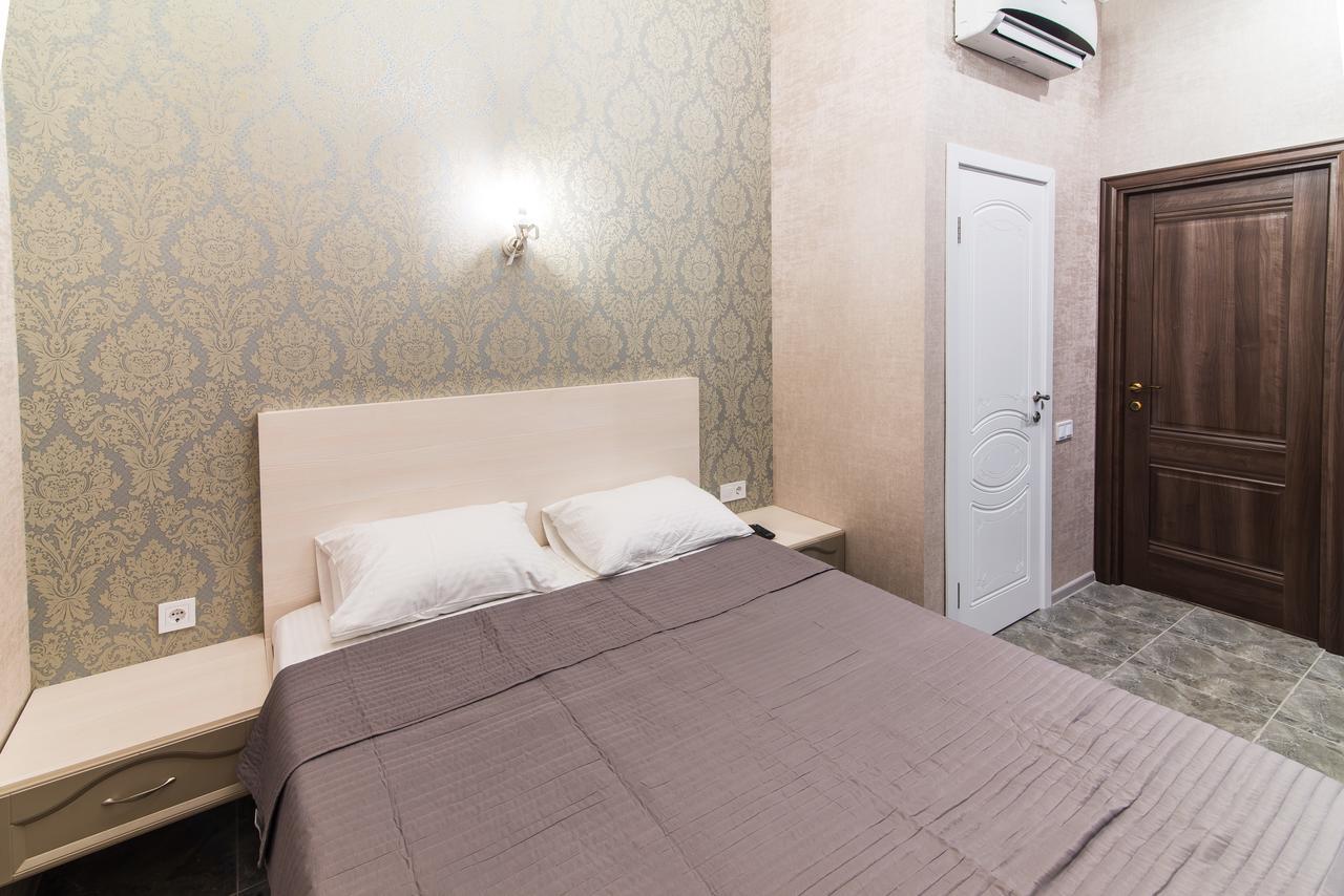 L.O.Y Family Hotel Dnipro Bagian luar foto