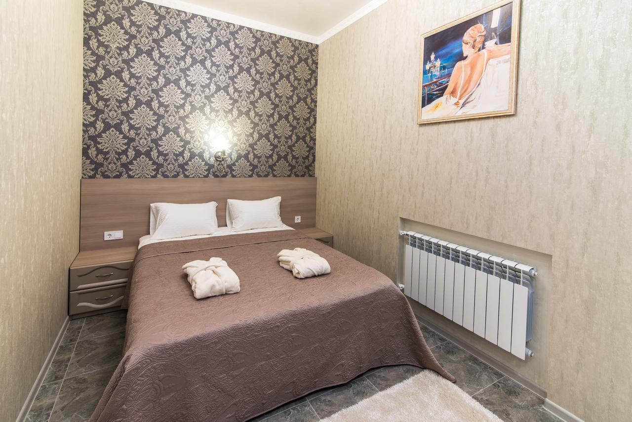 L.O.Y Family Hotel Dnipro Bagian luar foto
