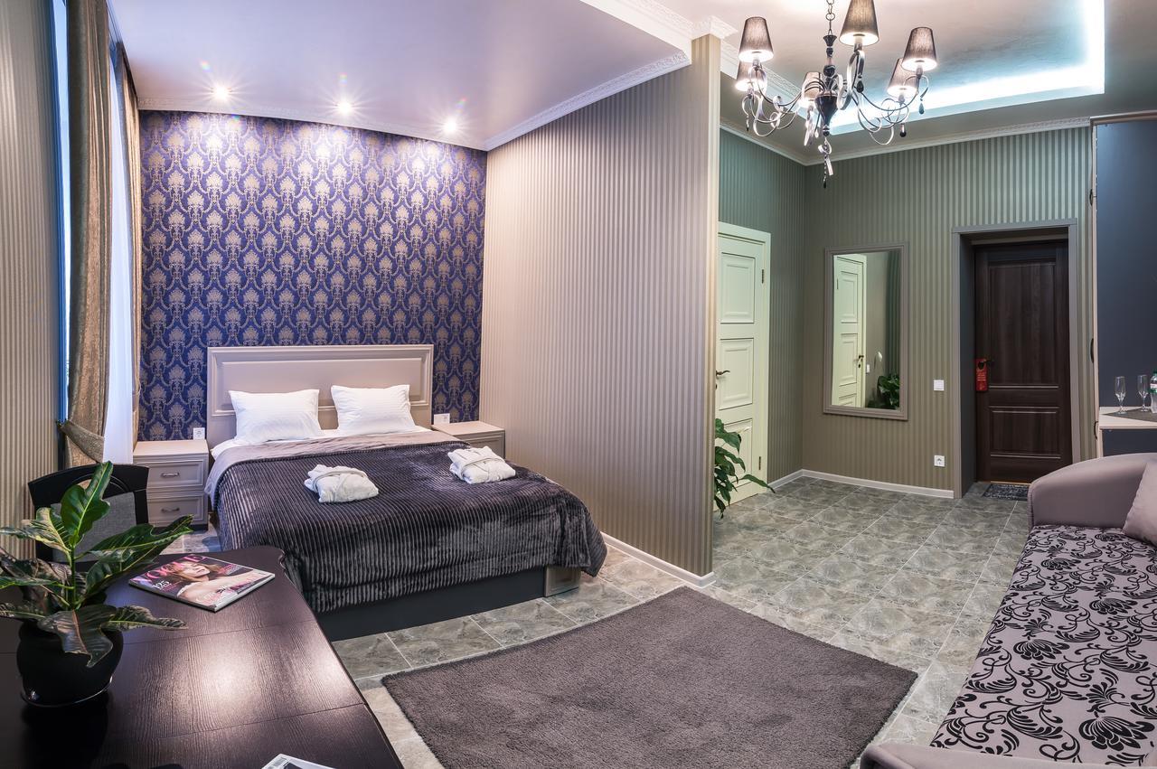 L.O.Y Family Hotel Dnipro Bagian luar foto