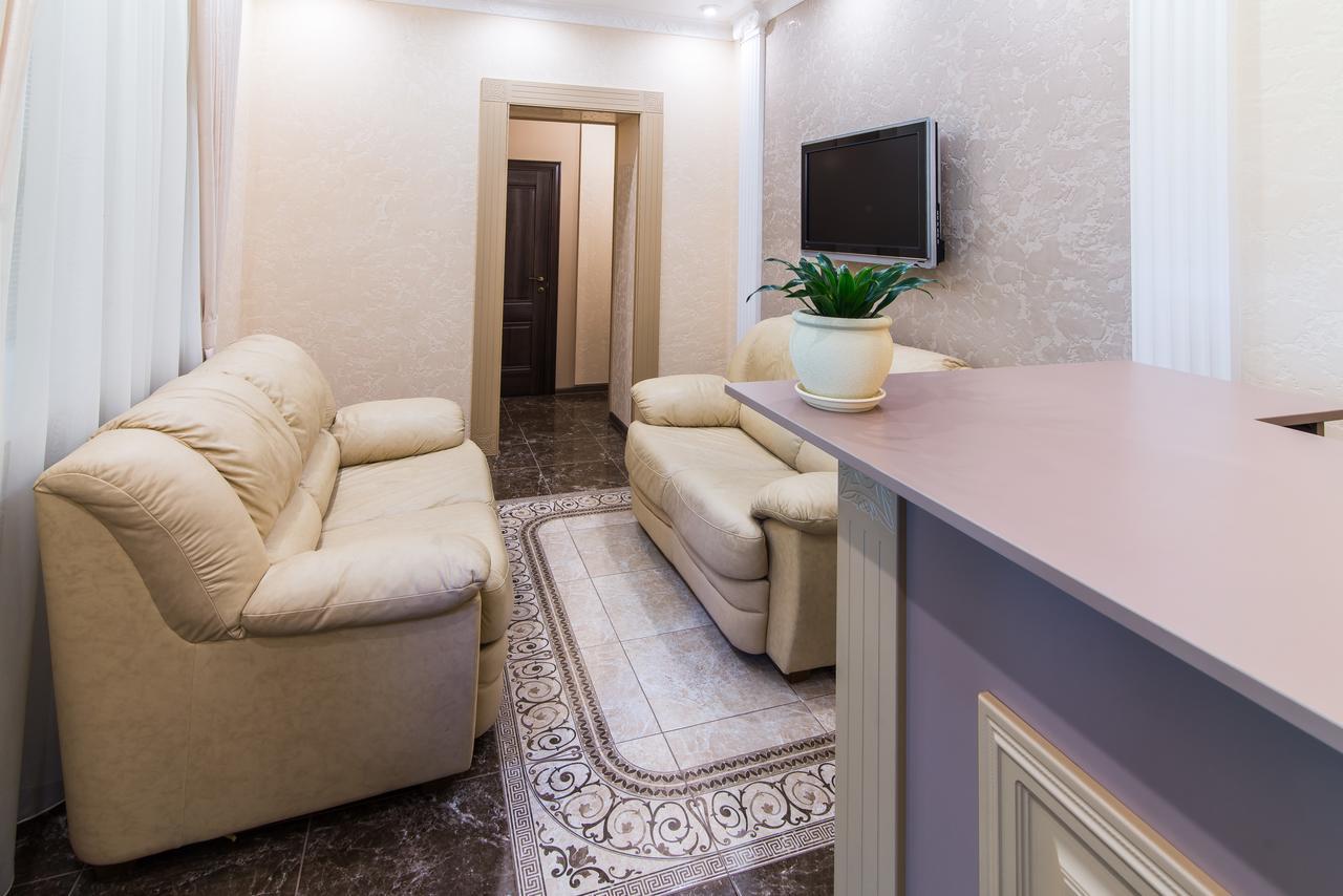 L.O.Y Family Hotel Dnipro Bagian luar foto