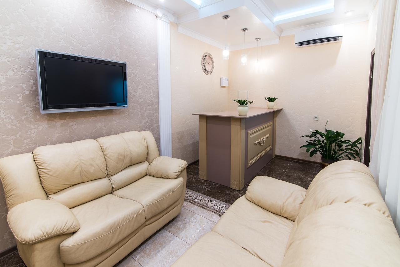L.O.Y Family Hotel Dnipro Bagian luar foto