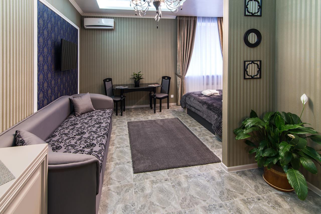 L.O.Y Family Hotel Dnipro Bagian luar foto
